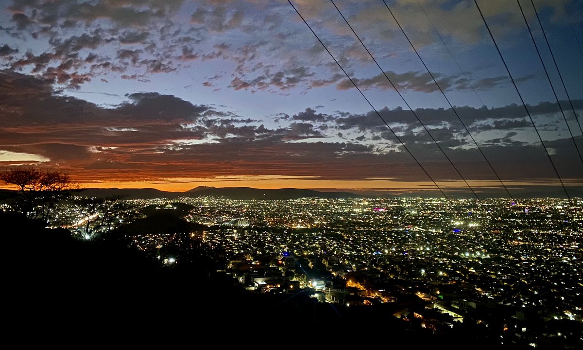 *Me toca un atardecer chido*

Yo automáticamente: vale la pena vivir. ❤️