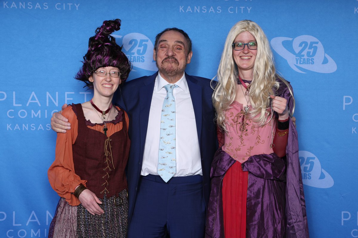 “Nobody tosses a dwarf!” It was so incredible for @sheldon_spock1 & I to meet #JohnRhysDavies @PlanetComicon March 10!! He asked if he could put his arm around us!! Of course we said yes!! So cool!! #pckc #planetcomicon #pckc25th #pckc2024 #gimli #lordoftherings #gimlisonofgloin