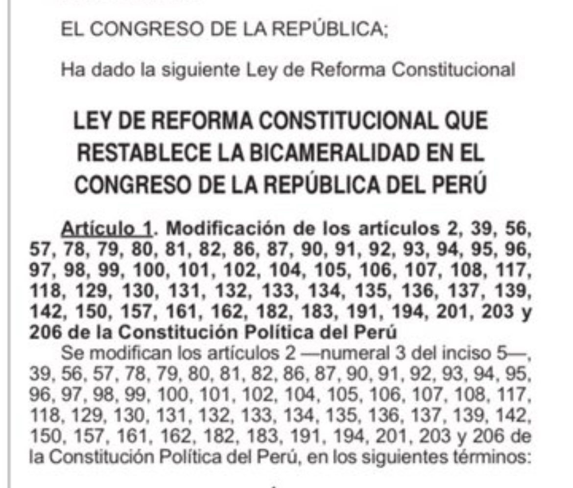 arturoayala_3's tweet photo. La derecha decía que la izquierda quiere "cambiar la Constitución". La que hace esto constantemente es la derecha y lo hace para beneficiar sus bolsillos, para consolidar su poder. https://t.co/E57c5rlvUe