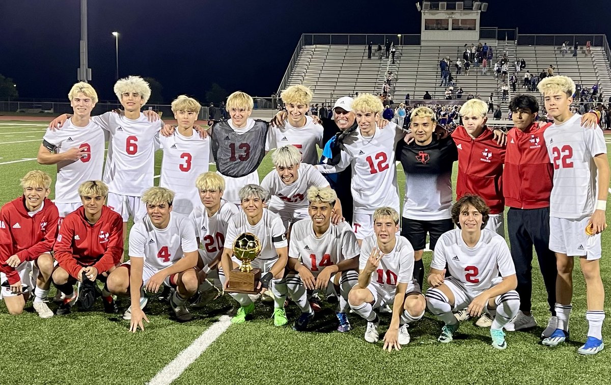 Congrats to Tomball Boys Soccer! Back-to-Back 15-6A District Champions!!! ⁦@TomballISD⁩ ⁦@TISDTHS⁩ ⁦@handal_dave⁩