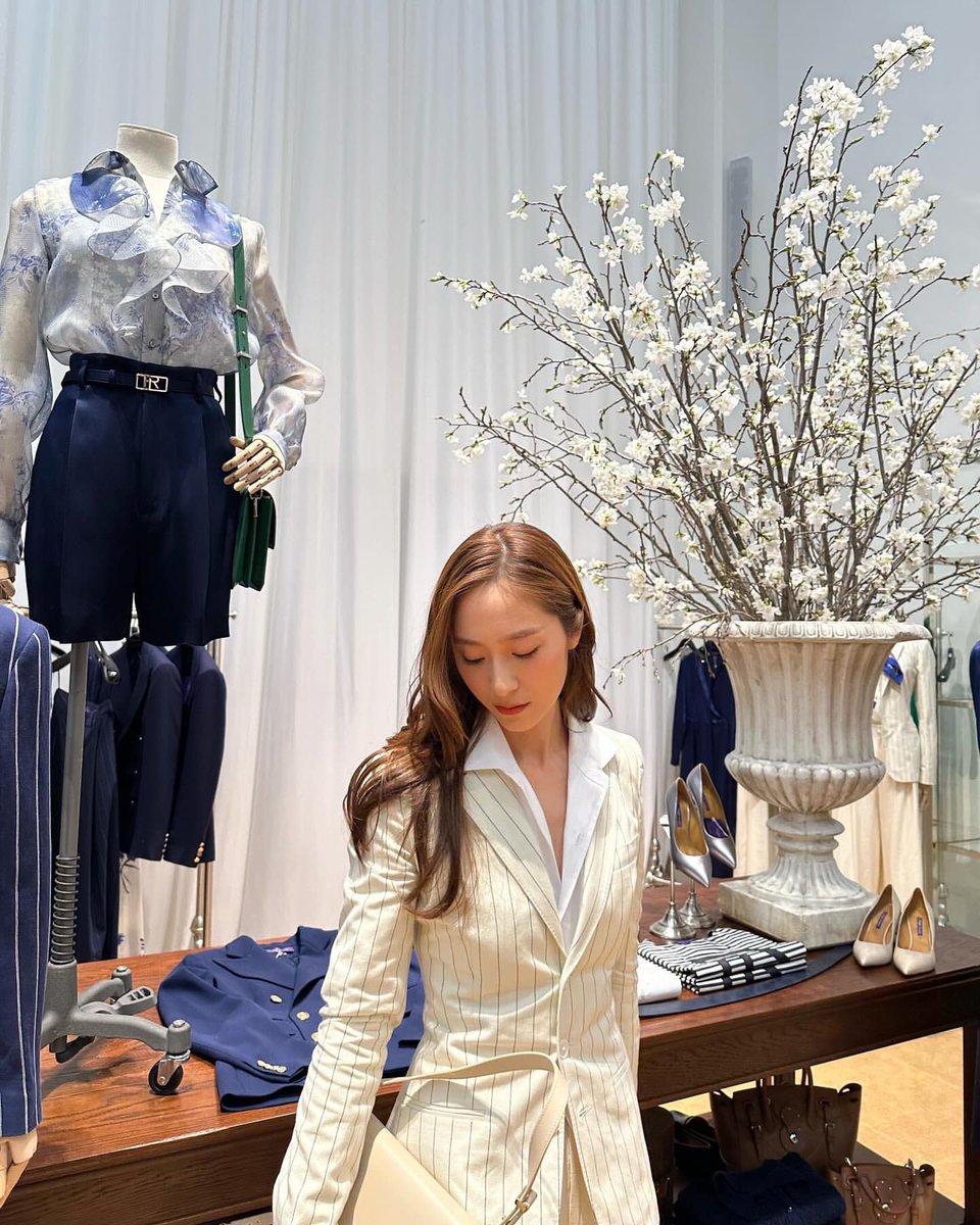 altvalorasoo's tweet photo. Krystal’s instagram update🤍
“vousmevoyez: #RalphLauren #RLCollection #RLSP24” https://t.co/lpg0muXQ4O
