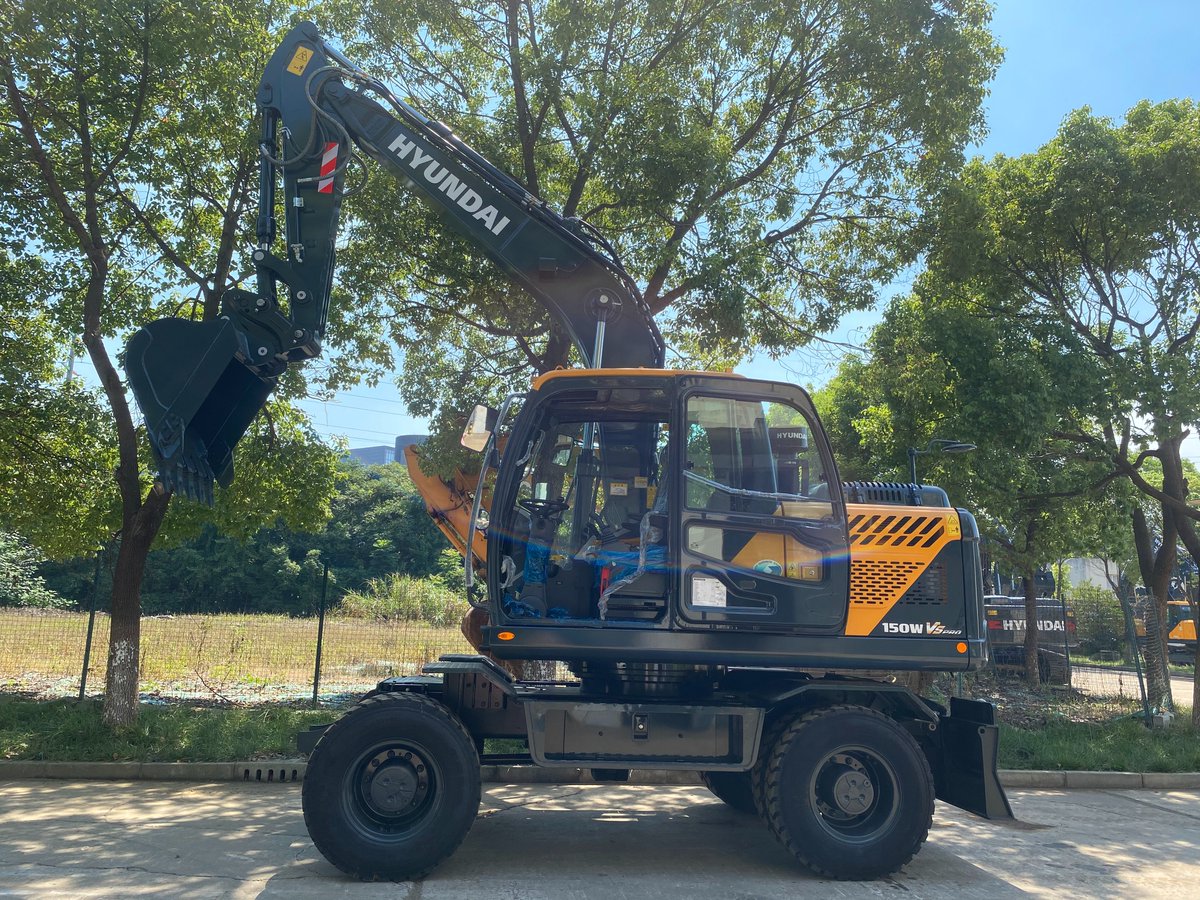 JaminaLiu's tweet photo. Different tonnages of Hyundai Excavator.
Tier II,Tier III-,Tier IV
Welcome to Inquiry
Wechat/WhatsApp: +86-18373845306
#excavator #hyundai #hyundaiexcavator https://t.co/DB1XS2Sv3i