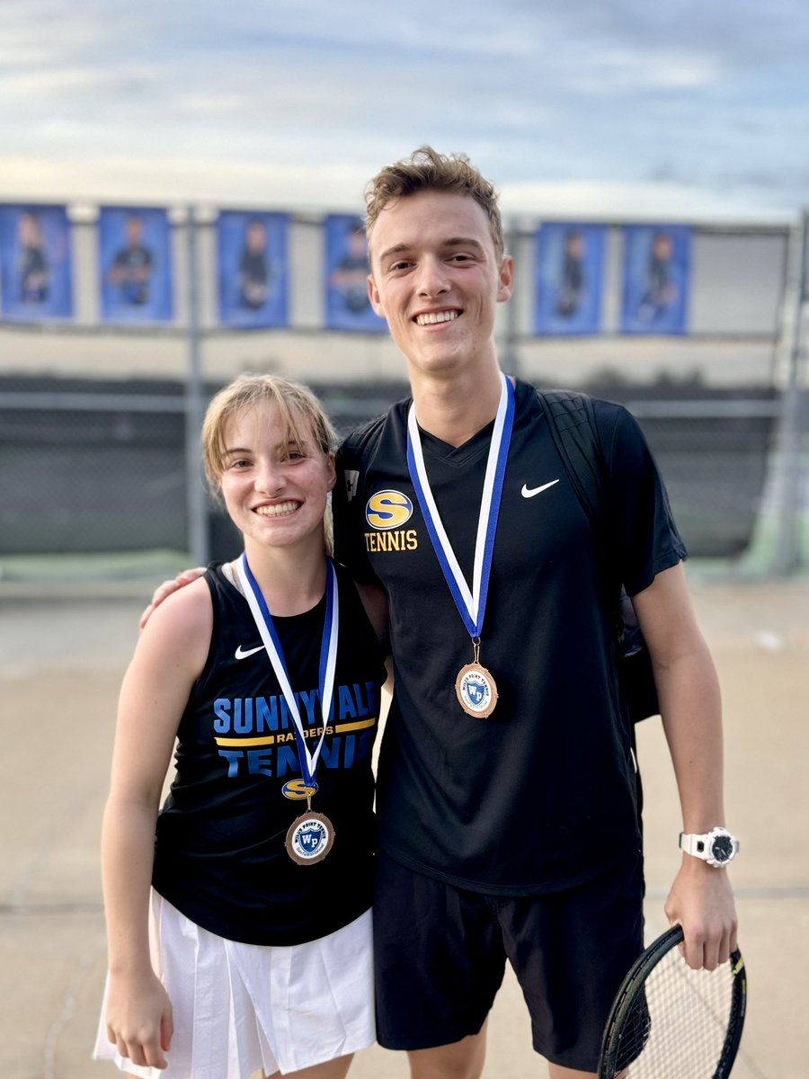 SunnyvaleTennis's tweet photo. πΎ Results from the Wills Point Varsity tournament! πΎ
Isaiah Johnπ₯- 2nd Place Boys Singles
Christian Henderson and Eve Bennett π₯- 3rd place Mixed Doubles
Next week we are in Edgewood! #RaiderTennis #RaiderBuilt https://t.co/ZWoVyWHajx
