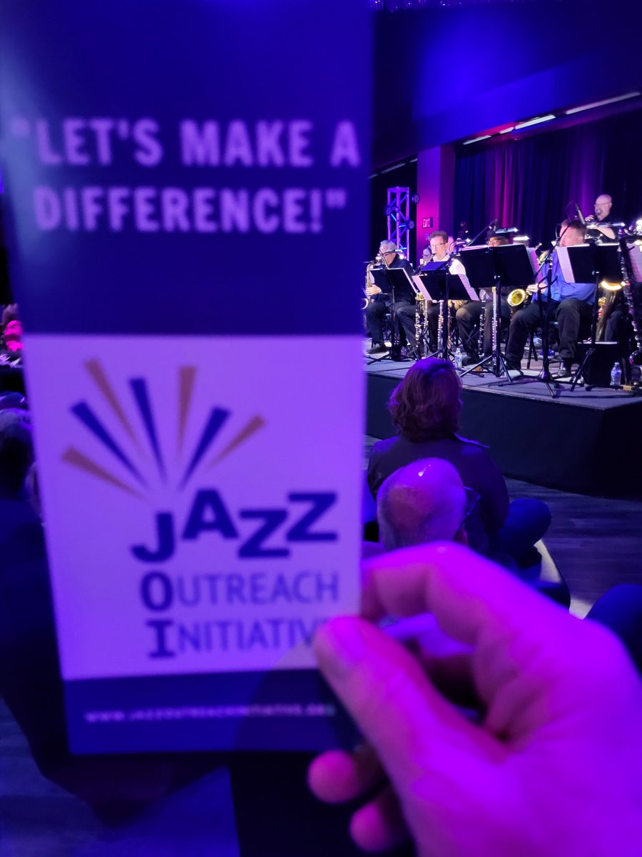 #2NightsTheNight #2SeeAnd2Hear @JOI4Jazz 
#JazzOutreachInitiative
@NotorietyLiveLV 
#ThisJointIsJumpimg
#STPisinDTLV
Next to @FREMONTSTREETLV 
#LivingTheVidaVegas
And #LovingIt
Now #OnWithTheShow