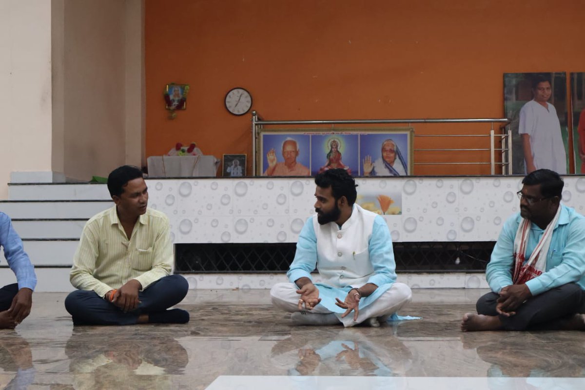 ASHISH DEOTALE (@ashishdeotale7) on Twitter photo बल्लारपूर विधानसभा क्षेत्रात मुल येथे अतिशय उत्साही वातावरणात युवा चौपाल बैठक पार पडली.
<a href="/narendramodi/">Narendra Modi</a> <a href="/JPNadda/">Jagat Prakash Nadda</a> <a href="/AmitShah/">Amit Shah</a> <a href="/Dev_Fadnavis/">Devendra Fadnavis</a> <a href="/cbawankule/">Chandrashekhar Bawankule</a> <a href="/SMungantiwar/">Sudhir Mungantiwar</a> बल्लारपूर विधानसभा क्षेत्रात मुल येथे अतिशय उत्साही वातावरणात युवा चौपाल बैठक पार पडली.
<a href="/narendramodi/">Narendra Modi</a> <a href="/JPNadda/">Jagat Prakash Nadda</a> <a href="/AmitShah/">Amit Shah</a> <a href="/Dev_Fadnavis/">Devendra Fadnavis</a> <a href="/cbawankule/">Chandrashekhar Bawankule</a> <a href="/SMungantiwar/">Sudhir Mungantiwar</a>