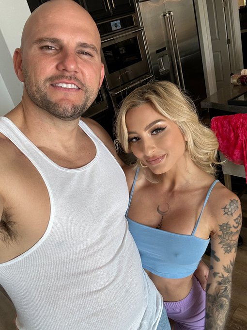 Today was SO amazing 🥰 my first @Brazzers shoot with an amazing crew! @KeiranLee @jmac1864 @WynnRider<a class="tags" href="/tag/brazzers">@brazzers</a>