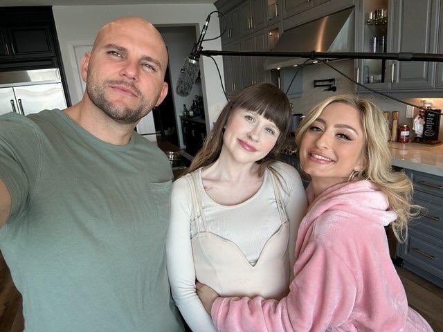 Today was SO amazing 🥰 my first @Brazzers shoot with an amazing crew! @KeiranLee @jmac1864 @WynnRider<a class="tags" href="/tag/brazzers">@brazzers</a>