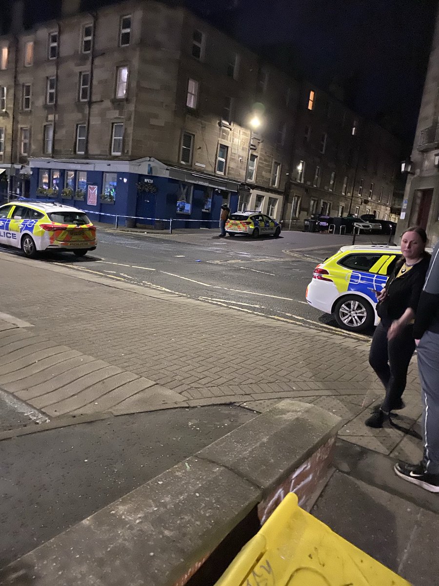 Heavy polis activity outside what used to be called ‘Vietnam’ because of all the fighting during the 80’s. Looks like a stabbing or something. #Edinburgh #Fountainbridge