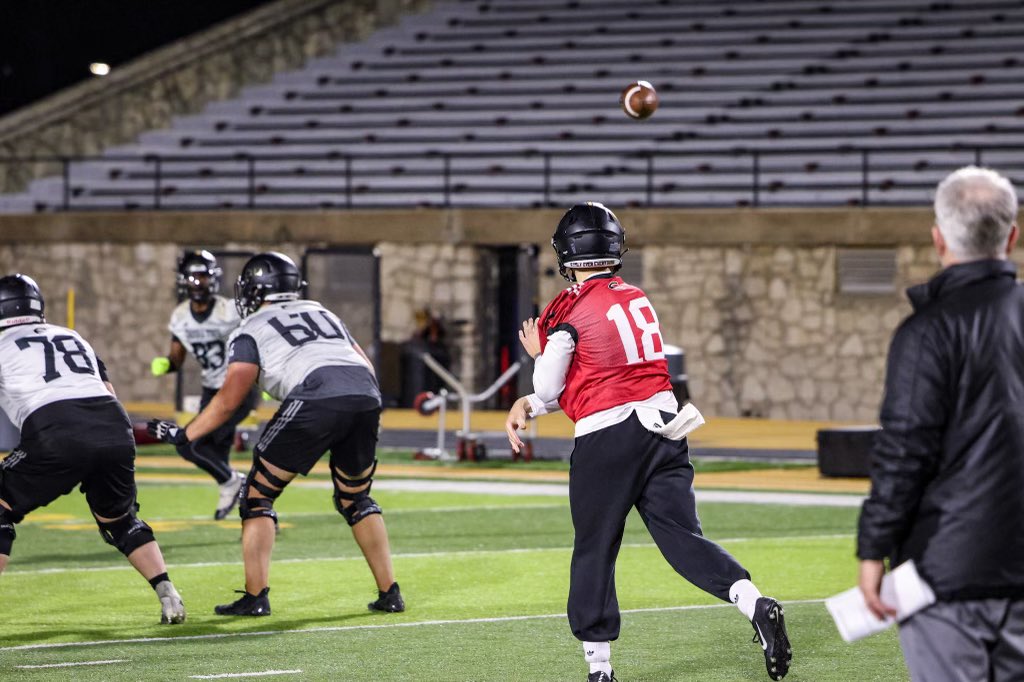 ESU Hornet Football tweet media