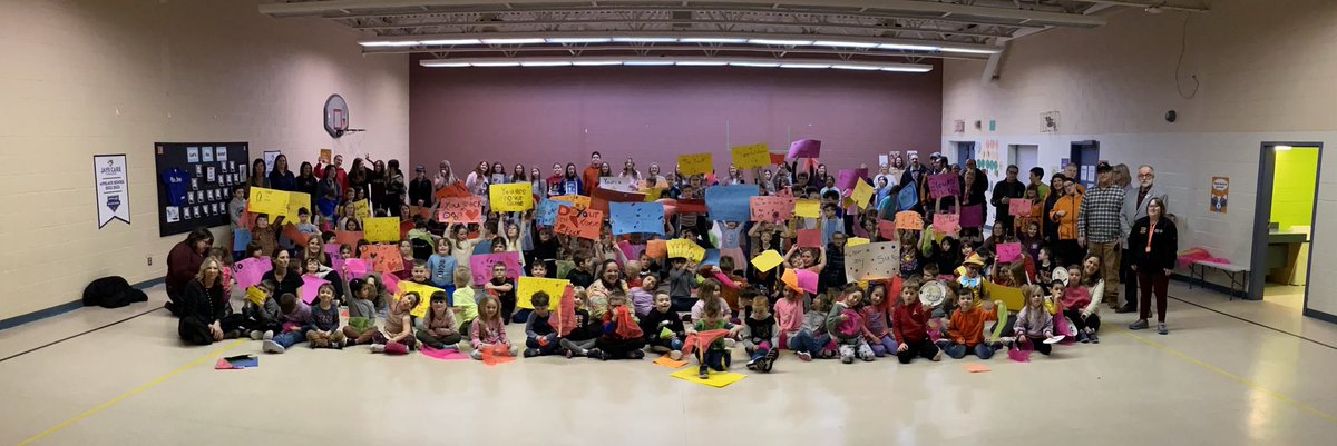 Day 3 of #NLEduWeek2024 Rhyme Without Reason and our Leadership Committee visited <a href="/woodlandprim/">Woodland Primary School</a> to support the Exploits Hurricanes Special Olympic Athletes! <a href="/NLTeachersAssoc/">NLTA</a> #PlantingPositivityNL <a href="/NLSchoolsCA/">NLSchools</a>