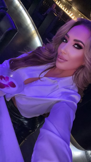 Nothing makes me happier after a solid workday then a good stiff cocktail 😜 https://t.co/pFkulvI2EF<a href="/tag/billsmafia"class="tags"><span>#billsmafia</span></a>