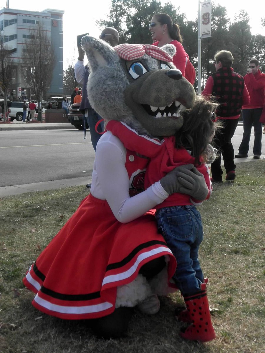 helen_phifer's tweet photo. Pure happiness! #GivingPack @ncsucheer @NCState @NCStateWilson #OneWolfpack https://t.co/81774ALRWv
