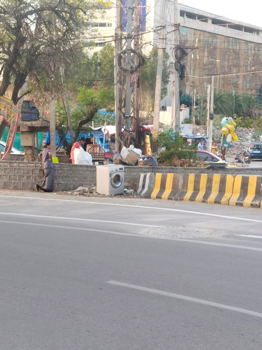 RaajAmpolu's tweet image. అవసరం ఉన్నంత వరకు లేక... నీ దగ్గర పనితనం ఉన్నంత వరకే జనాలు నీకు విలువ ఇచ్చేది....నీతో ఉండేది !!

#NeedBased