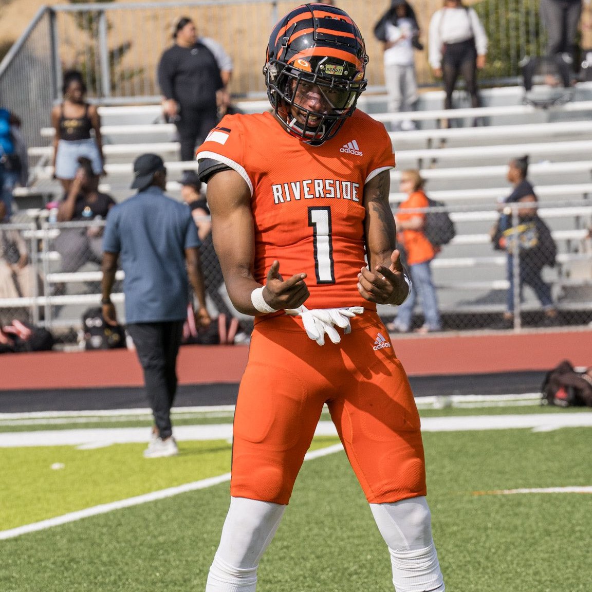 2024 (@rcctigerfb) JUCO WR <a href="/KAEGOGET1/">Kajiya Hollawayne</a> was offered by Temple <a href="/Temple_FB/">Temple Football</a> 
HL hudl.com/video/3/982568…