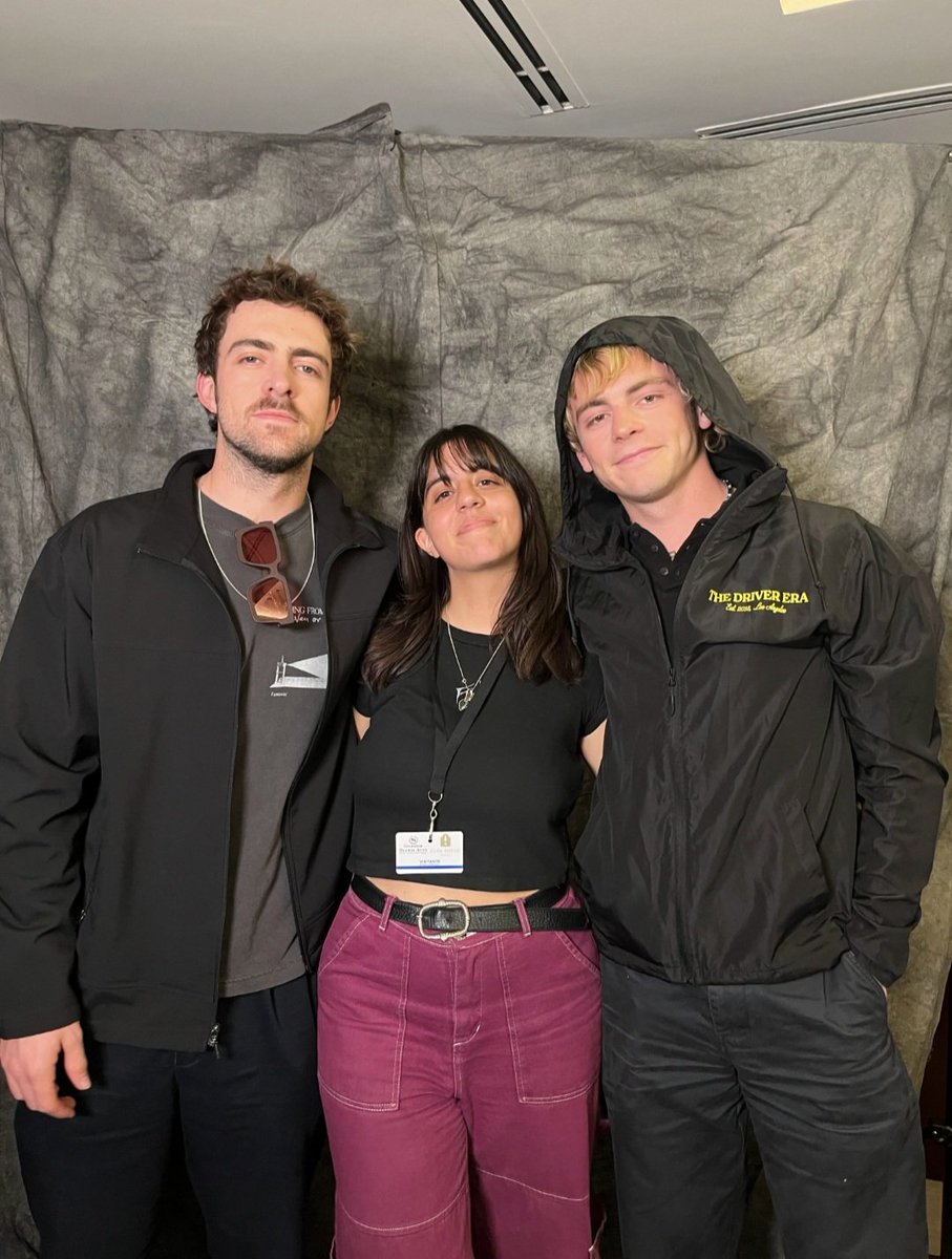 TatuCretella's tweet photo. Le hice fotos a @thedriverera para la Revista Gente y todo se siente muy surreal 🤧❤️‍🩹
@RossLynch @RockyLynch los amo https://t.co/SLF4WS0fuz