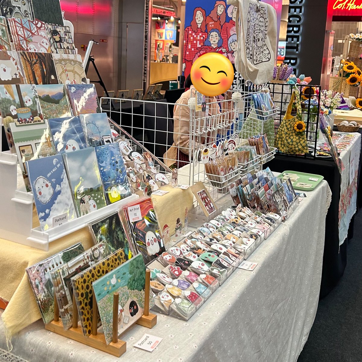 มาอยู่Siam Center แบบด่วนจี้ 2 วันเท่านั้นฮะ พฤหัสศุกร์ งานอยู่ติด KFC เลยน้าาา