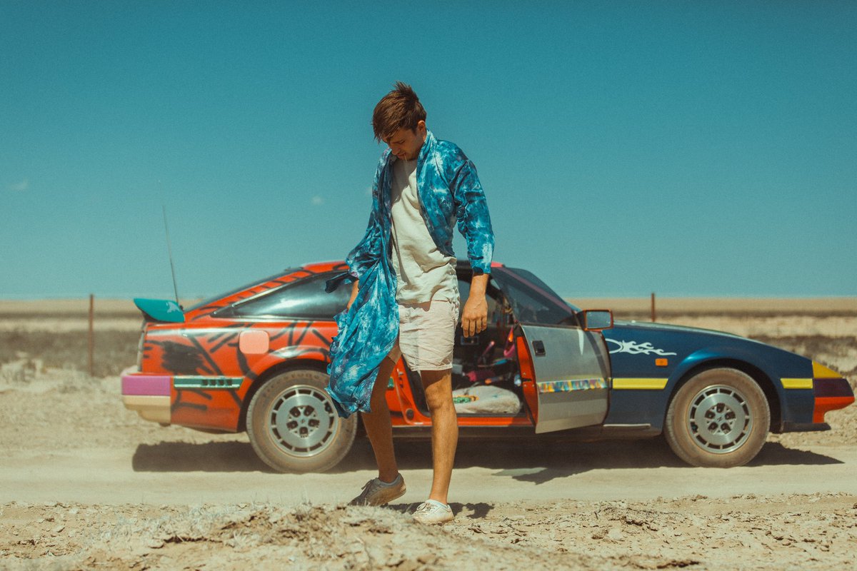 RUNTHETRAP's tweet photo. 5 years ago today, @flumemusic released his first mixtape “Hi This Is Flume” 🙌  the project remains as one of the australian act’s more experimental records, featuring standout collabs w/ @jpegmafia , @eprombeats, @kucka + more 🔥🔥 https://t.co/7M5YxsrIba
