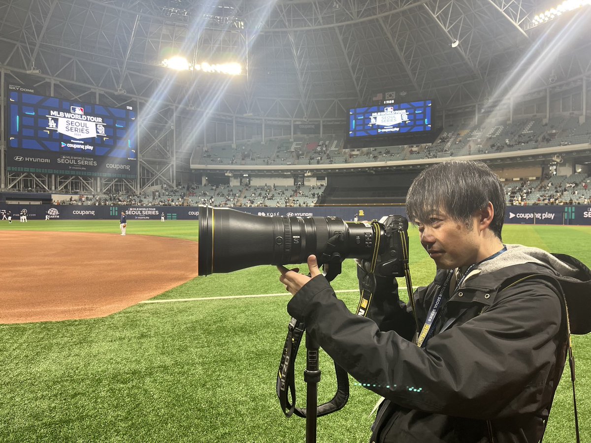 nippojinji's tweet photo. 20日に韓国で行われた #大リーグ の今季開幕戦⚾️ #奥州市 出身の #大谷翔平 選手の活躍を伝えるため、報道部の山本毅カメラマンが現地で取材しています！
本日付け４面で「写真グラフ」として大きく紹介していますので、ぜひご覧ください📸

 #記者  #岩手 #マスコミ #就活 #25卒 #新聞 #UIターン #MLB https://t.co/KxA5D5ivUM