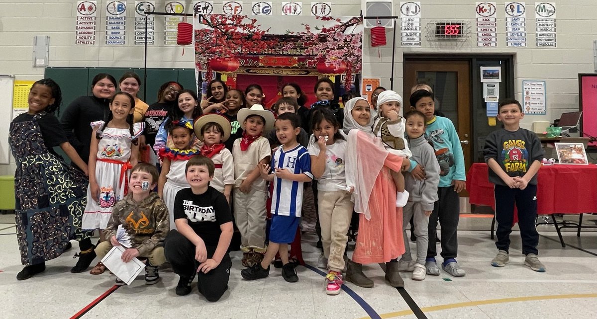 Berkshire_BCPS's tweet photo. Berkshire held our first Diversity Night to celebrate the cultures of many of our families.  Thanks to all the parents and staff who participated. https://t.co/dfJ5HTKwC8