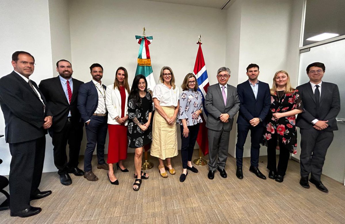 Otro importante encuentro en el retiro del Grupo de Amigos de Monterrey @SRE_mx Honrado de recibir, junto con @CamilaZepedaL, a la Emb Merete Fjeld Brattested @NorwayUN para abordar las perspectivas de la 4ta Conferencia Internacional #FfD en 2025. Más puntos de encuentro 🇲🇽🤝🇳🇴