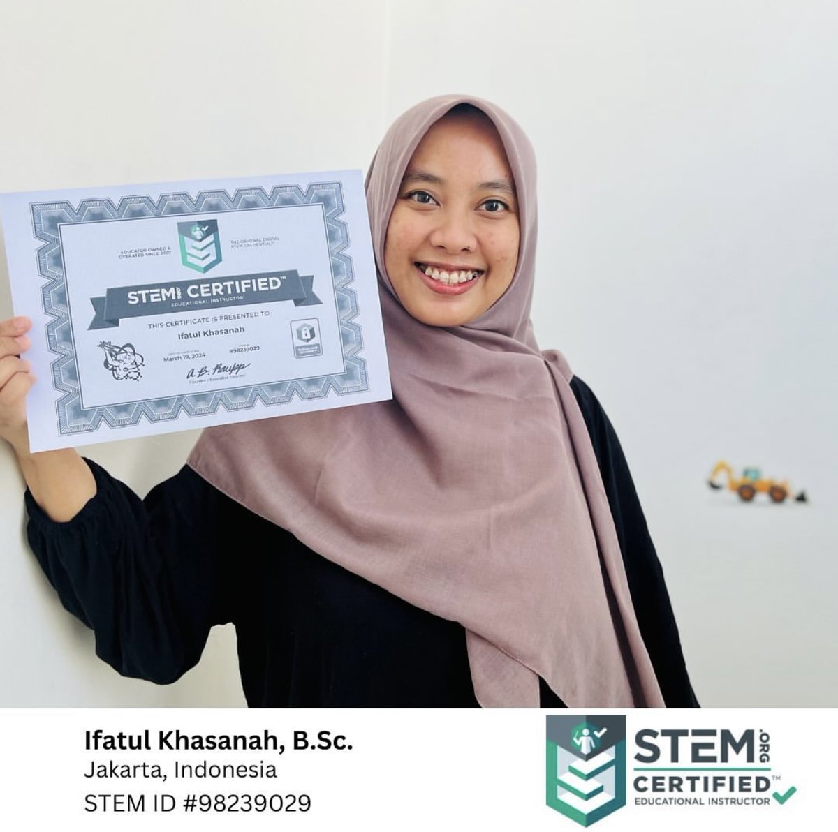 stemceo's tweet image. Leading Meristem Indonesia 🇮🇩, Mrs. Khasanah is committed to providing valuable #STEM learning resources for children, parents, and teachers. With her recent achievement, she invites collaboration to further nurture and inspire brilliant minds in across Indonesia and beyond.…