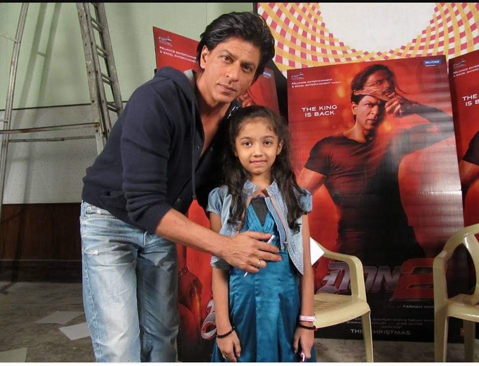 One of the big reasons I am a huge @iamsrk sir admirer is that he's a very good human being. During Don 2 promotions, he had a flight to catch but he signed the autograph for my daughter Insha and clicked a pic. Today Insha turns 20. But this pic will always be special!