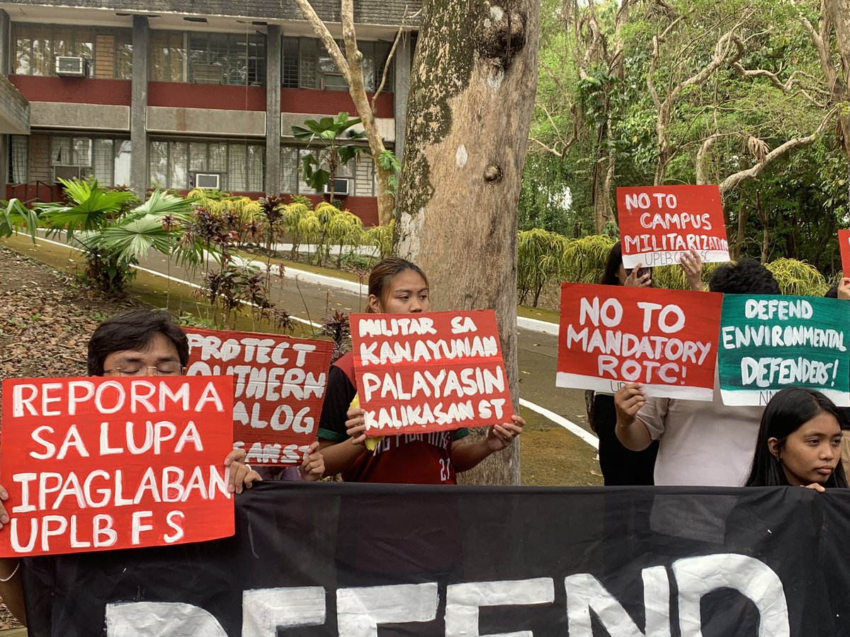 uplbperspective's tweet photo. Mariing kinundena sa pagkilos ang kaliwa’t kanang mga proyektong ipinapatayo ng mga dambuhalang korporasyon na patuloy na wumawasak sa mga likas-yaman ng bansa. 

#GreenProtest
#InternationalDayOfForests
#DefendEnvironmentalDefenders
#StopTheAttacks https://t.co/6Dl1PcDlUm
