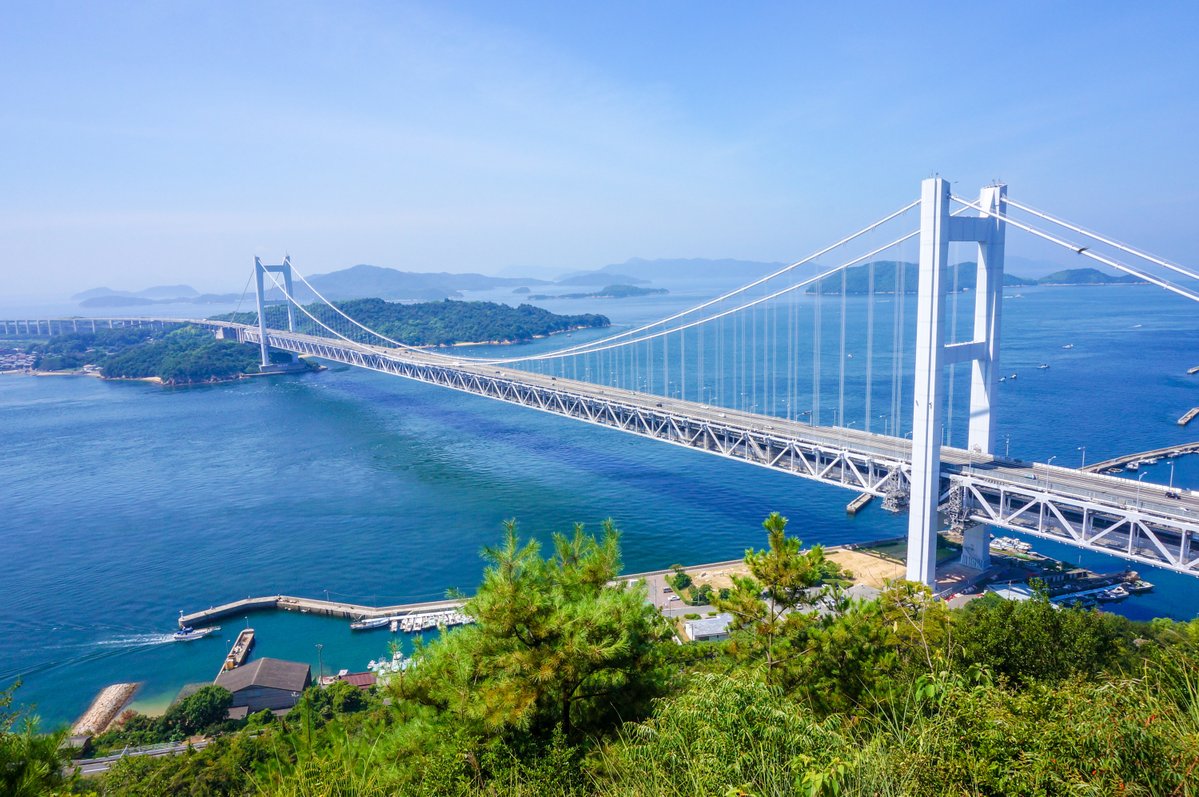 JETRO_InvestJP's tweet photo. New Friday, new prefecture!
It’s #TGIF, where we feature one of Japan’s 47 prefectures every Friday. 🍑

This week’s prefecture is #Okayama! 🍇

#korakuen #kurasikilightup #muscatgrapes #setoohashibridge
#InvestJapan #JETRO https://t.co/OSOgugfoYN