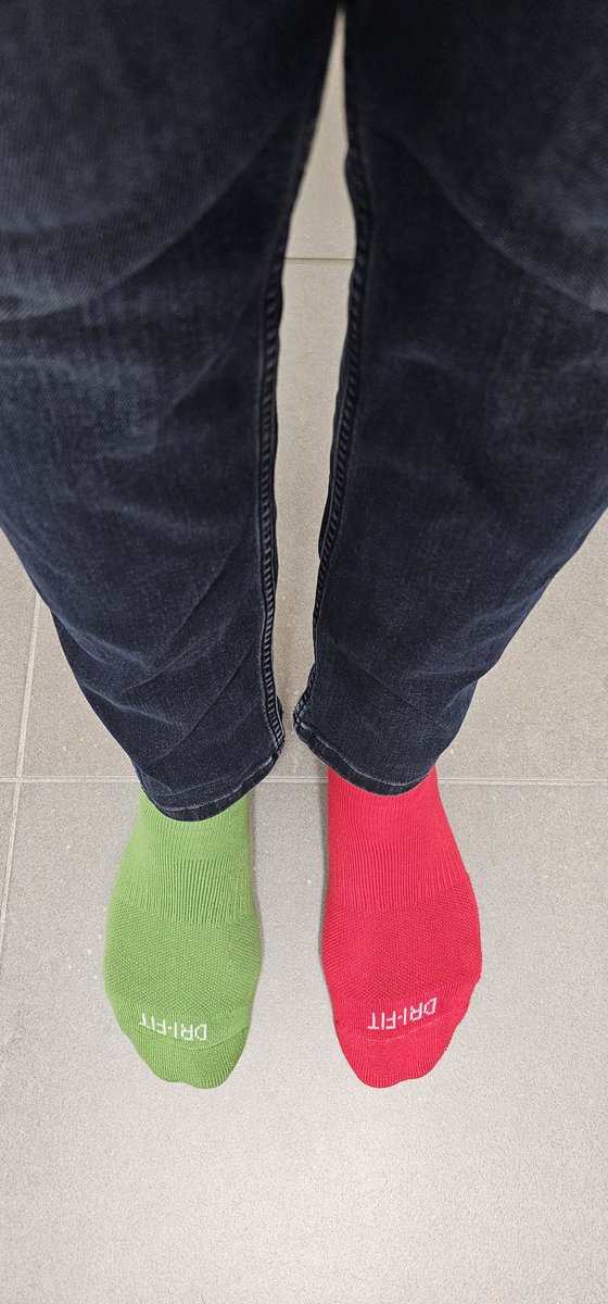 ludodebaisieux's tweet photo. #DifferentCommeVous #JourneeMondialeTrisomie21 #WorldDownSyndromeDay #Trisomie21 #DownSyndrome #DefiChaussettes https://t.co/kJpCVJSTIs