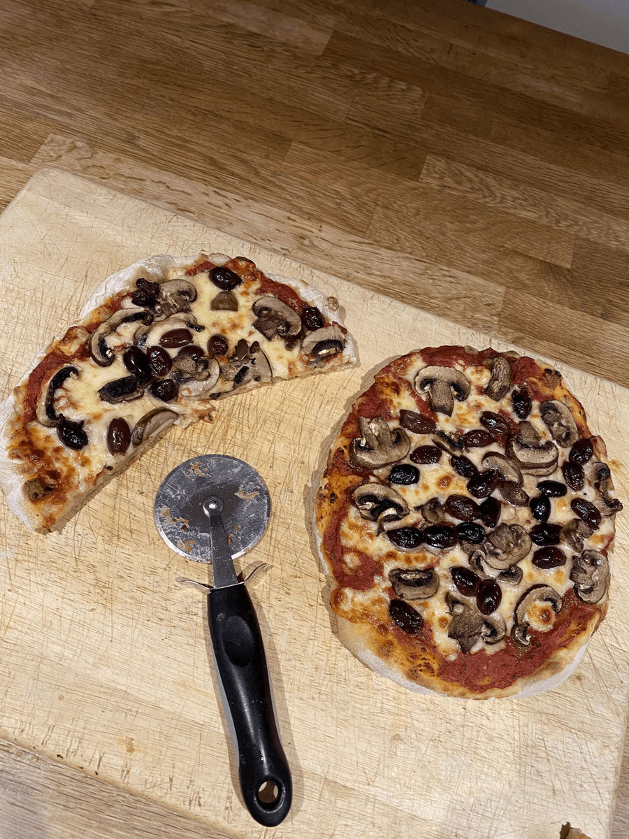 hablegroup's tweet photo. We had a big slice of fun yesterday, enjoying a virtual pizza night together! 🍕

Everyone received pizza kits, before we learn how to cook them together. The results were pretty impressive! And everyone had a 'dough-lightful' time! 🤪

#TeamHable @theslinkyfox https://t.co/SX4QM3MWej
