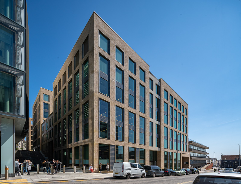 Professional services business @Knightsplc opened its new flagship office at #EdwardStreetQuarter around six months ago. This significant investment saw many of their 200 professionals in Sussex and the South East, come together in the new office 👍 More: edwardstreetquarter.com/offices/
