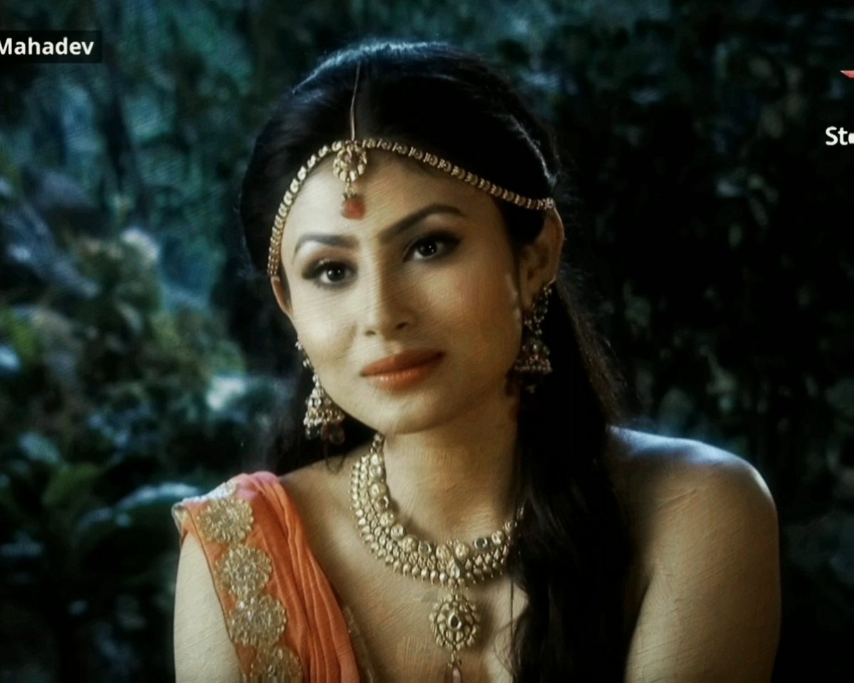 AgaarTumSathHo's tweet image. This side of Sati>>>>> 😭
The innocence she holds 🤌🏻 She is soo damn cuteee manh 😩❤️
#MouniRoy #Sati
#DevonKeDevMahadev