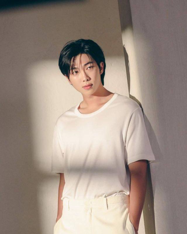 ریپ + ریت؟!!!
CONGRATULATIONS RM
#100MForRM
#Persona100M_onYT
