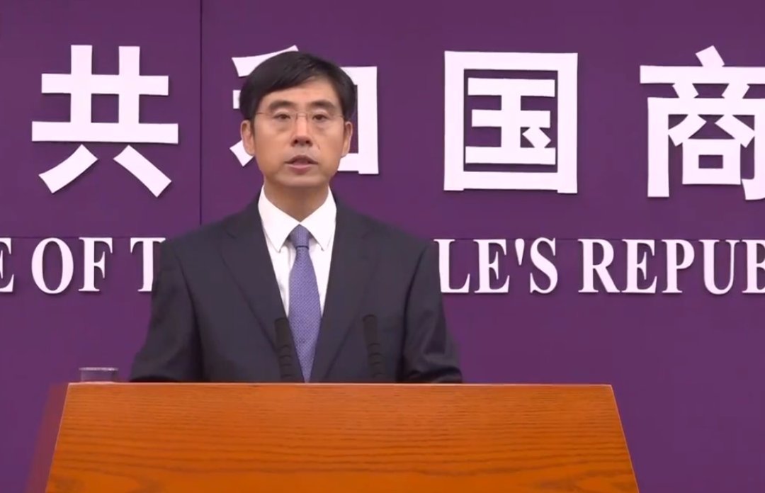 CCCEUofficial's tweet image. 🇨🇳China&apos;s non-financial ODI surged 10% YoY to $21.09B (€19.81B) in early 2024, the Ministry of Commerce reports.

📈Investment in Belt and Road countries saw a 0.6% increase. Overseas project turnover grew 9% to $19.47B (€18.28B).

#LatestData #ChinaInvestment #BeltandRoad