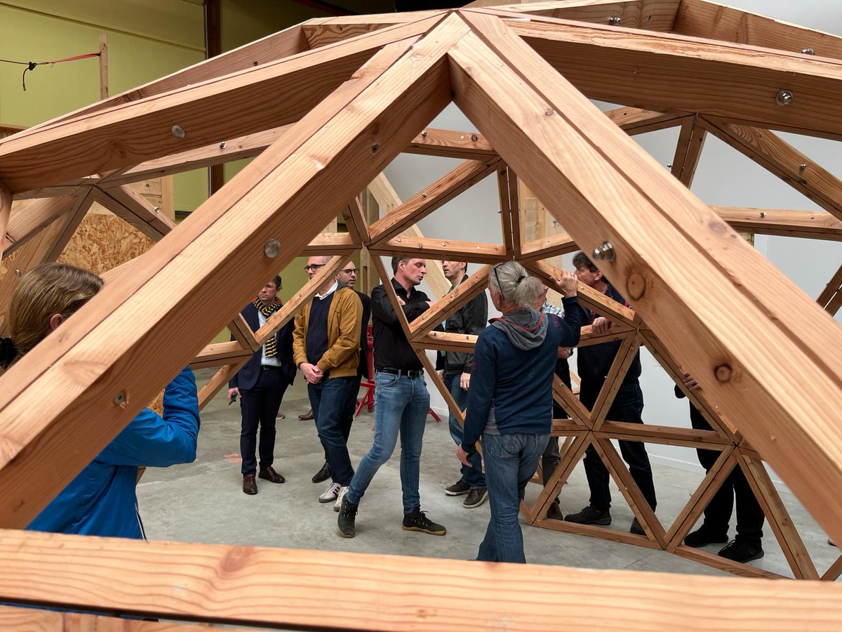 Natacha Lanaud Lecomte (@nlanaudlecomte) on Twitter photo Mercredi, nos partenaires autrichiens étaient en visite au LP du bois de Mouchard ,chez les compagnons du Tour de France, à la scierie SIBC et zone d'activité ALD. Échanger , se nourrir des pratiques respectives. CMQ forêt et bois <a href="/RA_BFC/">Région académique Bourgogne-Franche-Comté</a> Mercredi, nos partenaires autrichiens étaient en visite au LP du bois de Mouchard ,chez les compagnons du Tour de France, à la scierie SIBC et zone d'activité ALD. Échanger , se nourrir des pratiques respectives. CMQ forêt et bois <a href="/RA_BFC/">Région académique Bourgogne-Franche-Comté</a>