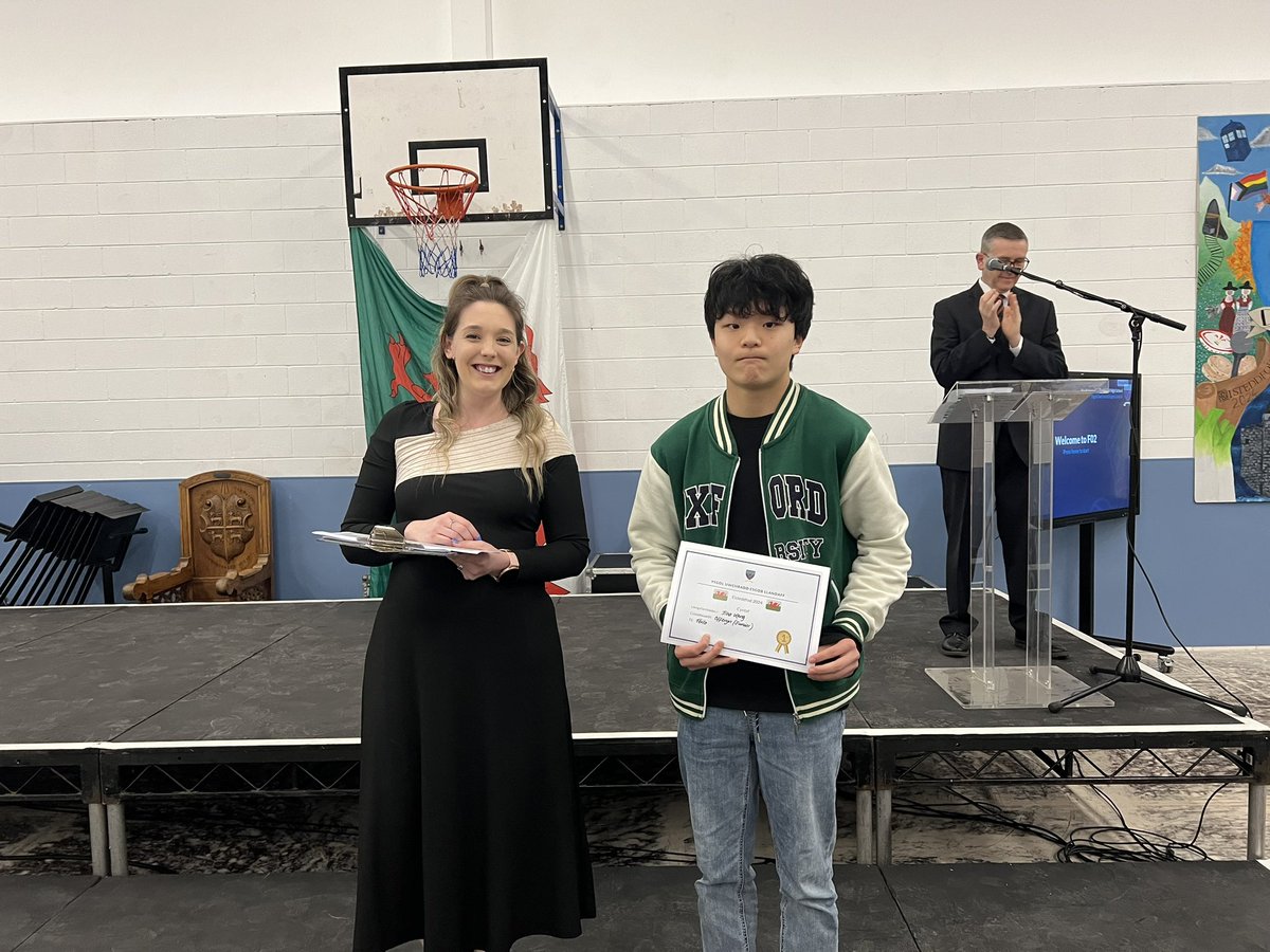 BOLHS_Cymraeg's tweet photo. Winner of Junior Instrumentalist is Tŷ St  💚 @BOLHS_StTeilo https://t.co/LXcfJPl4xG