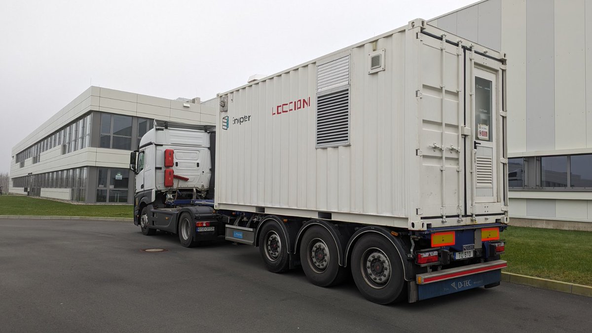 This all-in-one #AEM Electrolyser container recently arrived at the Enapter Campus to boost our R&D capacities The AEM Cluster from our integration partner @Loccioni will enable us to run and test up to 42 single-core AEM Electrolysers at the same time producing local green H2