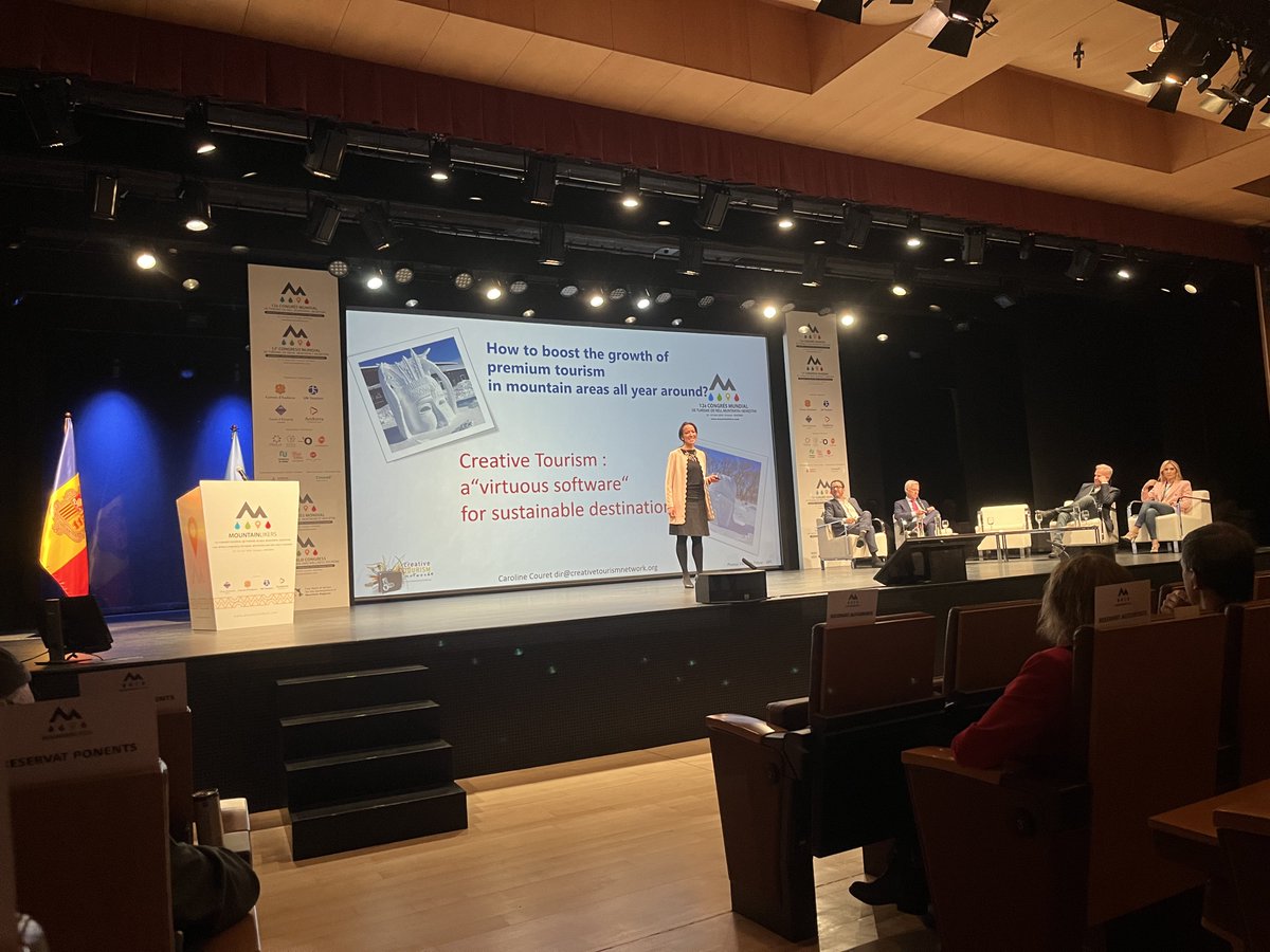 🎤Caroline Couret <a href="/CreativTourism/">CreativeTourism</a> “Cómo aumentar el turismo de montaña durante todo el año”
➡️Destino sostenible implica hoteles y transporte, pero también el hardware, el software y el orgware
➡️Tenemos el reto de que todos los implicados hablen el mismo idioma
#creativetourism