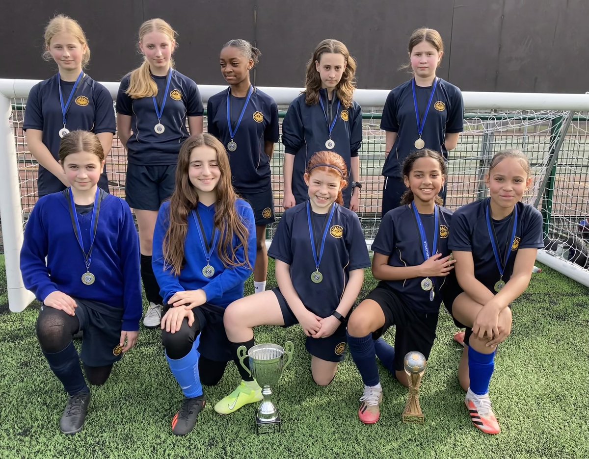Commiserations and a huge well done to @Dunraven_School Streatham in the SMP Lambeth Schools Girls’ tournament yesterday. The only team with a 100% win record in their 7 games to the final, but then suffering a narrow 2-1 defeat to Elm Green, West Norwood. ⚽️🥈👍