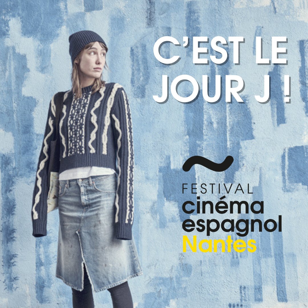 🎬 Le 33e Festival du Cinéma Espagnol de Nantes, débute dès aujourd'hui à 14h jusqu'au lundi 01 avril ! 💠Almudena Amor pose devant l'oeuvre intitulé 'Je passe juste' réalisé par les artistes Soemone et Wide convié par la Galerie Sabrina Lucas.