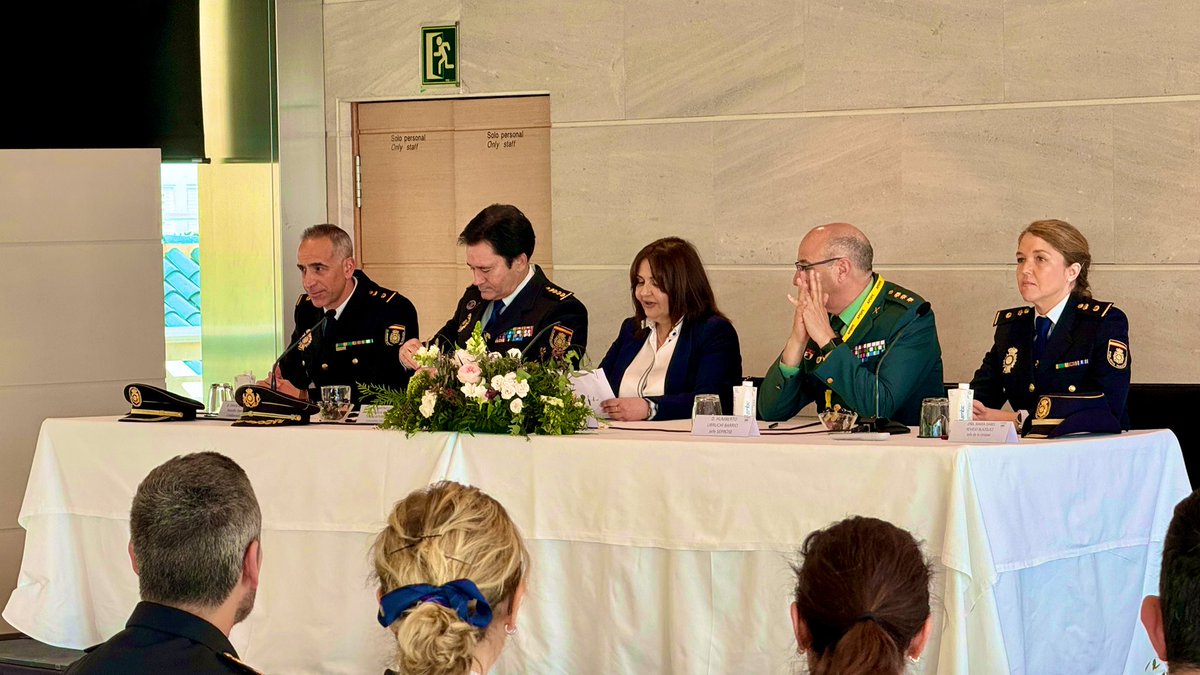 Parece que se está quedando un bonito día para el congreso @qpdpe

#Gracias
#Valencia
#PorYparaDetectives