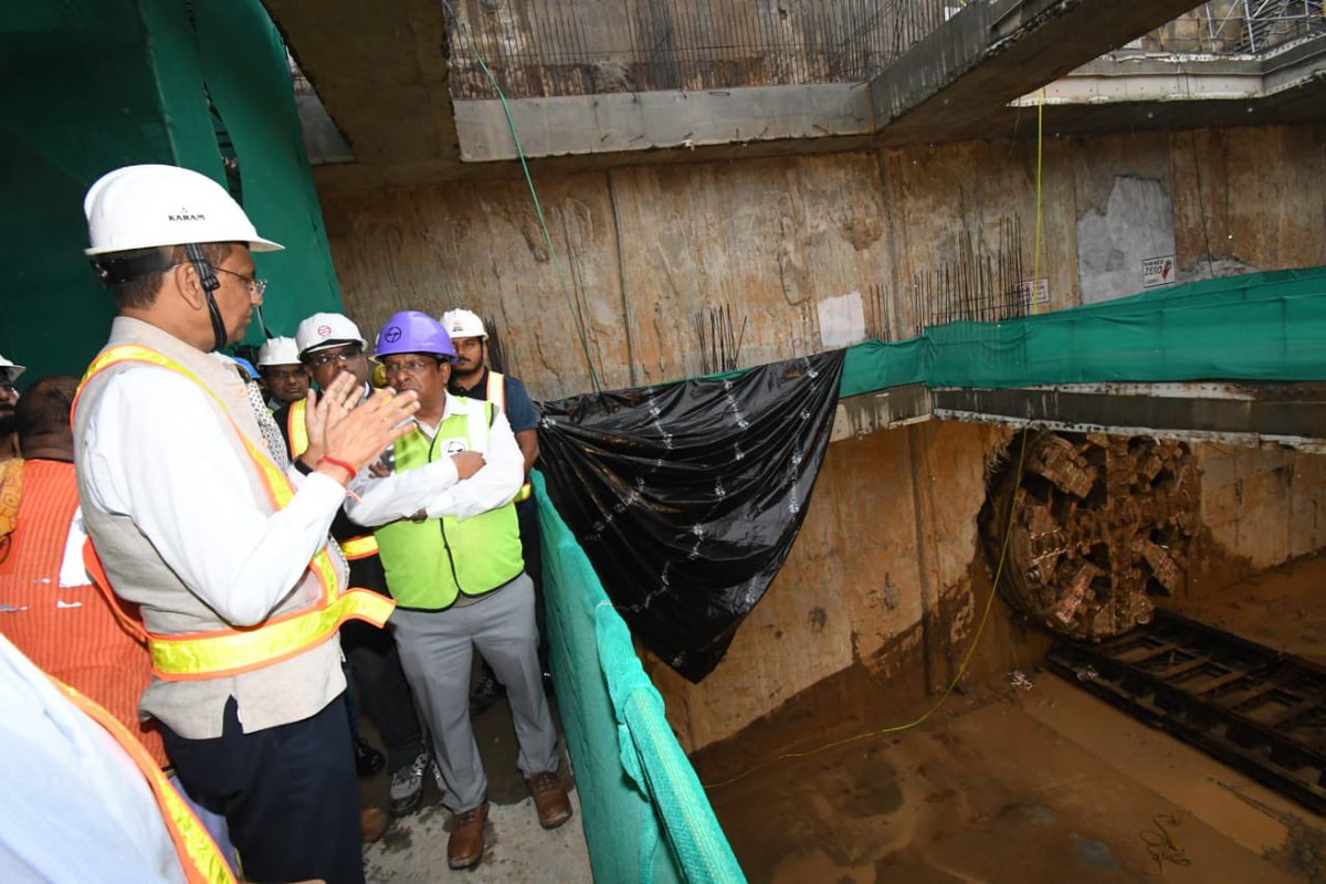 The Patna Metro Rail Project achieved its first ever Tunnel Breakthrough on Wednesday when a TBM reached Patna University station after boring a 1.5 km long tunnel from the Moinul Haq Stadium station. DMRC's Advisor (Special Works) Sh. Daljeet Singh was present on the occasion.