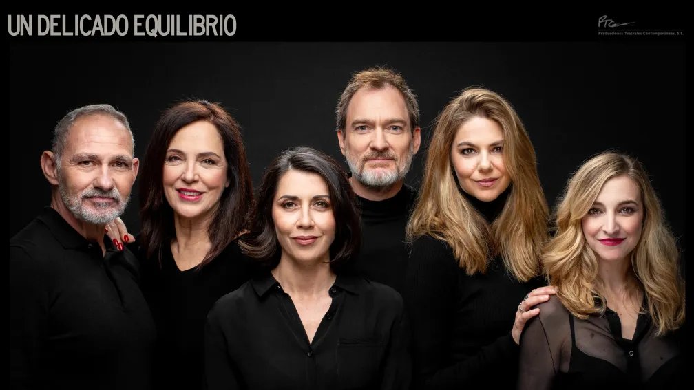 ¡No queda nada para el estreno de “Un delicado equilibrio” de Edward Albee! La obra producida por @ptcteatro y protagonizada por @BorracheroAli @bentempleactor @Manuelavelascoo @anna_moliner @cristinadeinza_ y @joanbentalle se representará en el @fernangomezCCV