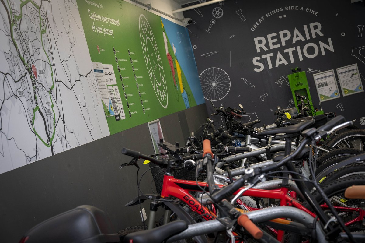 Donate a bike 🚲 If you have a bike that your children or grandchildren have grown out of, or you have a bike that’s sitting unused in your garage or shed, please donate it to the new bike recycle scheme at Crowngate 👍 Find out more: crowngate-worcester.co.uk/cycle-storage/