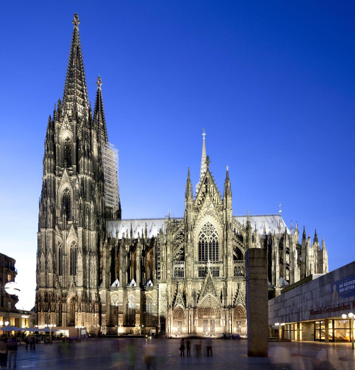 WyHighMFL's tweet photo. Arrived safely in Köln. Climbed the Dom, the cathedral. 533 steps. Next stop is the Lindt chocolate museum. 😊 @WyHighAcademy https://t.co/jF4Wy0iVmG