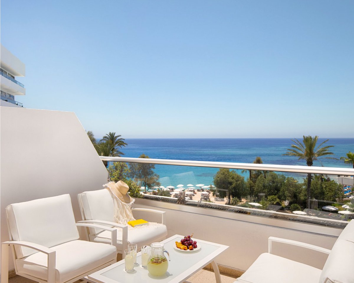 This is your time to lounge, relax, and soak up the pure joy of leisure at your Grecian balcony.

Book your escape via the link bit.ly/3SBGrOQ

#GrecianSands #GrecianHotels #Cyprus #Vacation