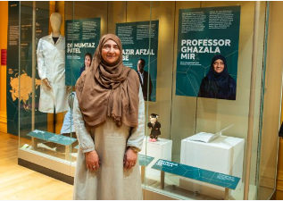 There is a new display at @LeedsCityMuseum celebrating the trailblazing contributions of Muslims living and working in the north of England can found in Voices of Asia Gallery. #Leeds orlo.uk/hU0jF