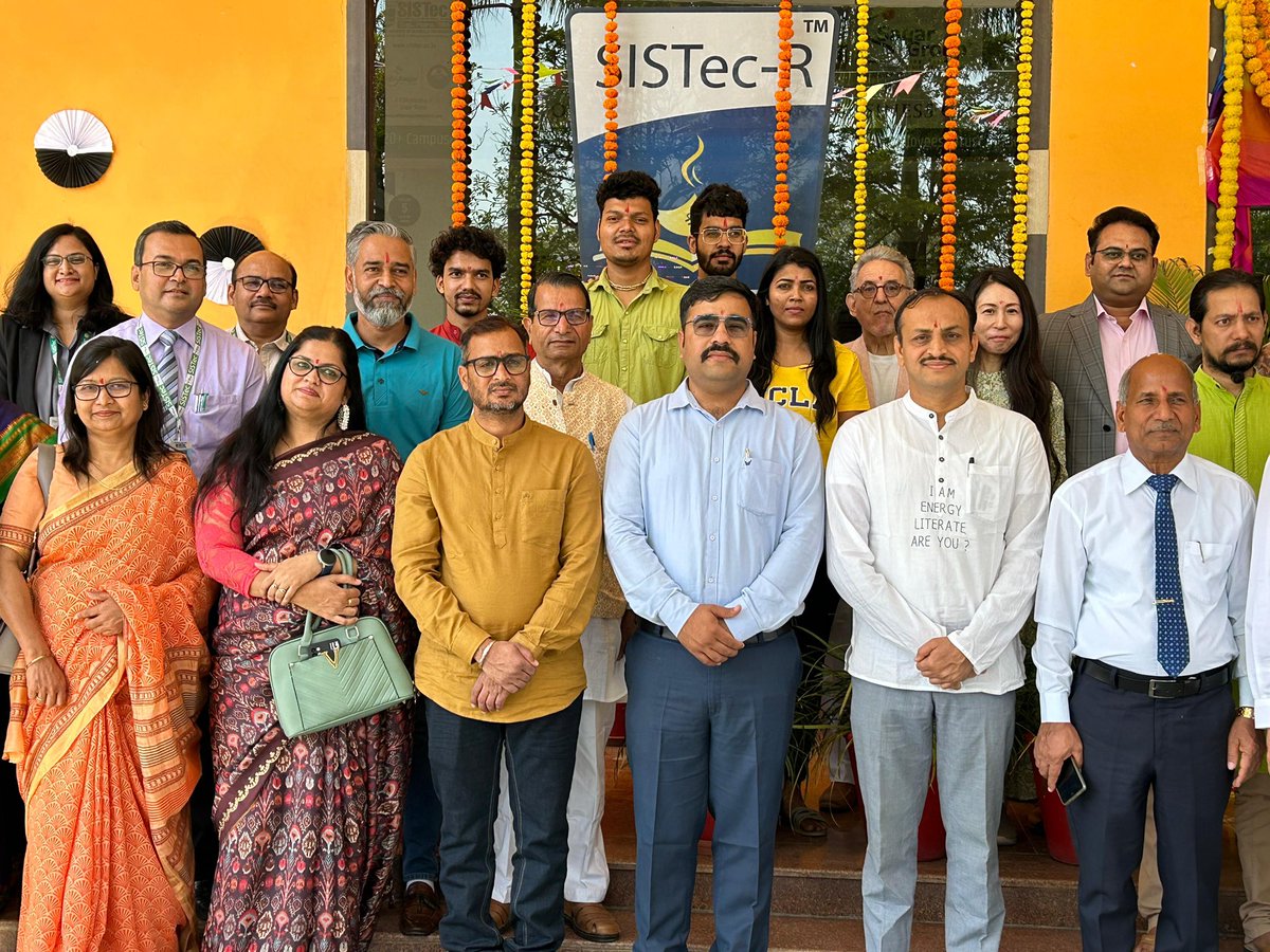 DrChetanSolanki's tweet image. Met so many young minds who are passionate and enthusiastic about #ClimateCorrection at @SagarCollege today✨

#Bhopal #SDGs