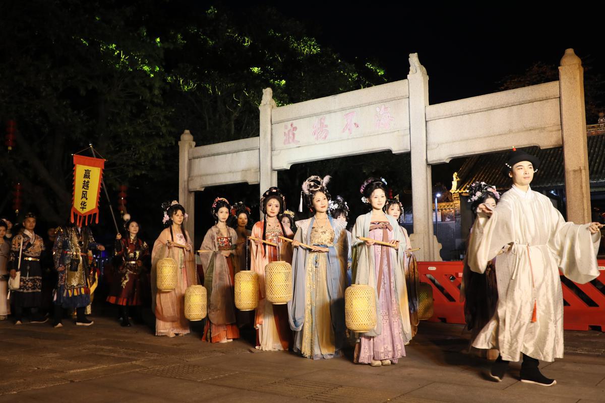 🥳🎉🎉The Boluodan Temple Fair, the oldest and grandest folk temple fair in the #PearlRiverDelta region, opened on Tuesday evening in Huangpu district of #Guangzhou, the capital of #Guangdong province, and will last until Friday. #OnInGD