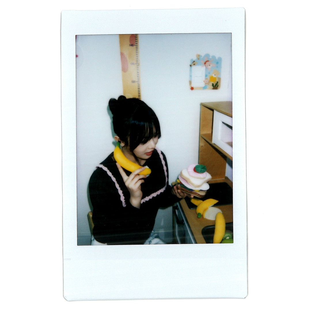 [PHOTO📷]
🐝 + 🍃 = ❤️ 

#NewJeans #뉴진스 #HANNI
#NewJeans_is_Everywhere